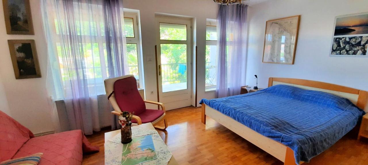 Apartmani Iskra Krk Town Exterior foto